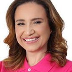 Foto oficial de Alliny Serrão