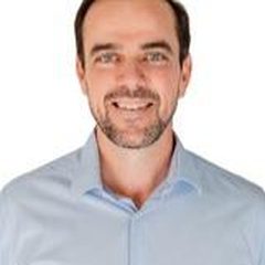 Foto oficial de Gustavo Mendanha